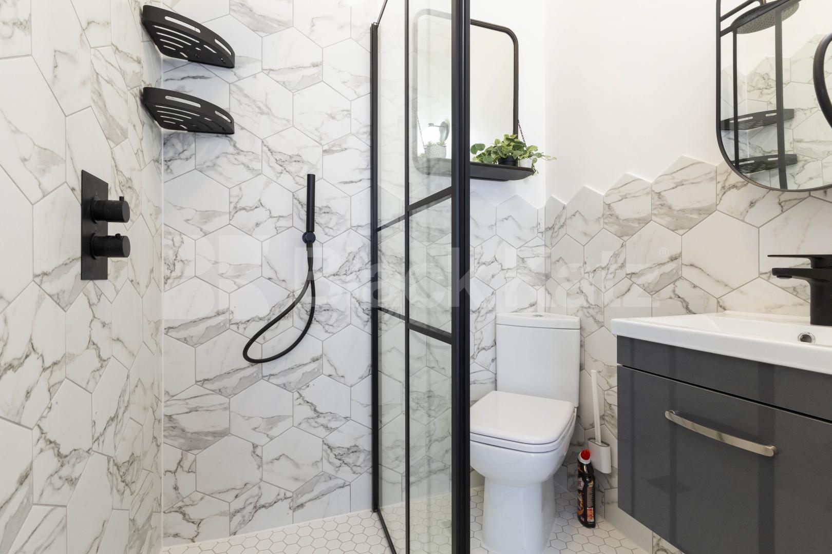 Refurbished 1 bedroom Property located in De Behaviors sought after roads  Almorah  Road, De Beauvoir